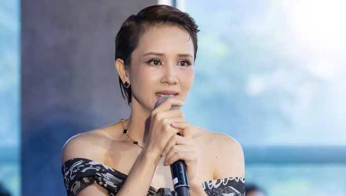 1750209895-thuy-hien-9364-8780-0785-width680height386 Cựu vận động viên Thúy Hiền dự buổi ra mắt sản phẩm đầu tay của con gái. Ảnh: Nhân vật cung cấp