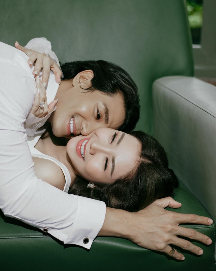 Ảnh cưới của đôi uyên ương.