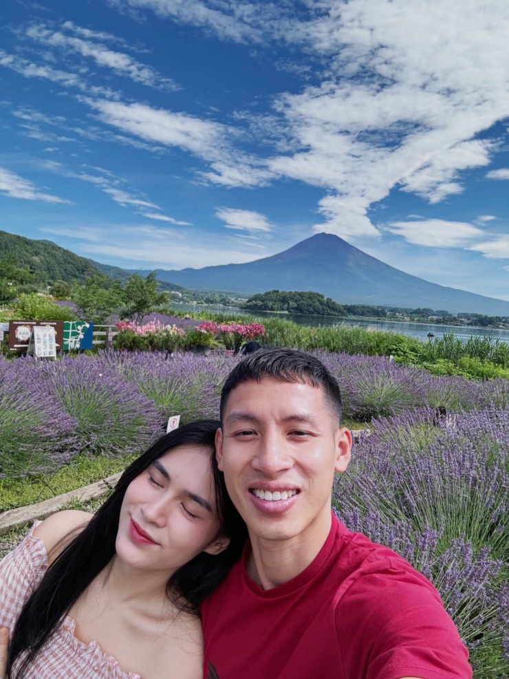 Cuộc sống viên mãn của Hùng Dũng bên vợ con - 5