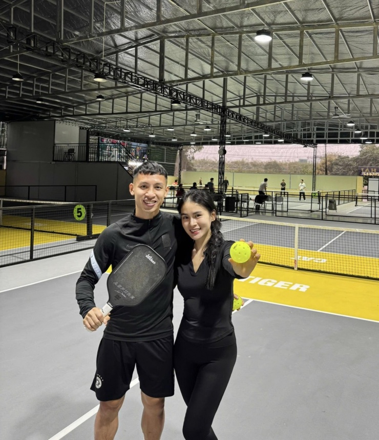 Cuộc sống viên mãn của Hùng Dũng bên vợ con - 7