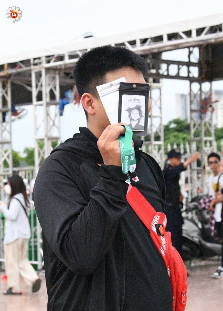 Cánh phe vé mời chào với mức giá lỗ nặng nhưng không ai ngó ngàng tới