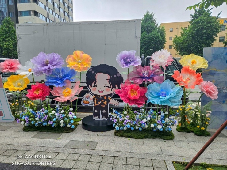 Suga (BTS) xuất ngũ hôm nay: