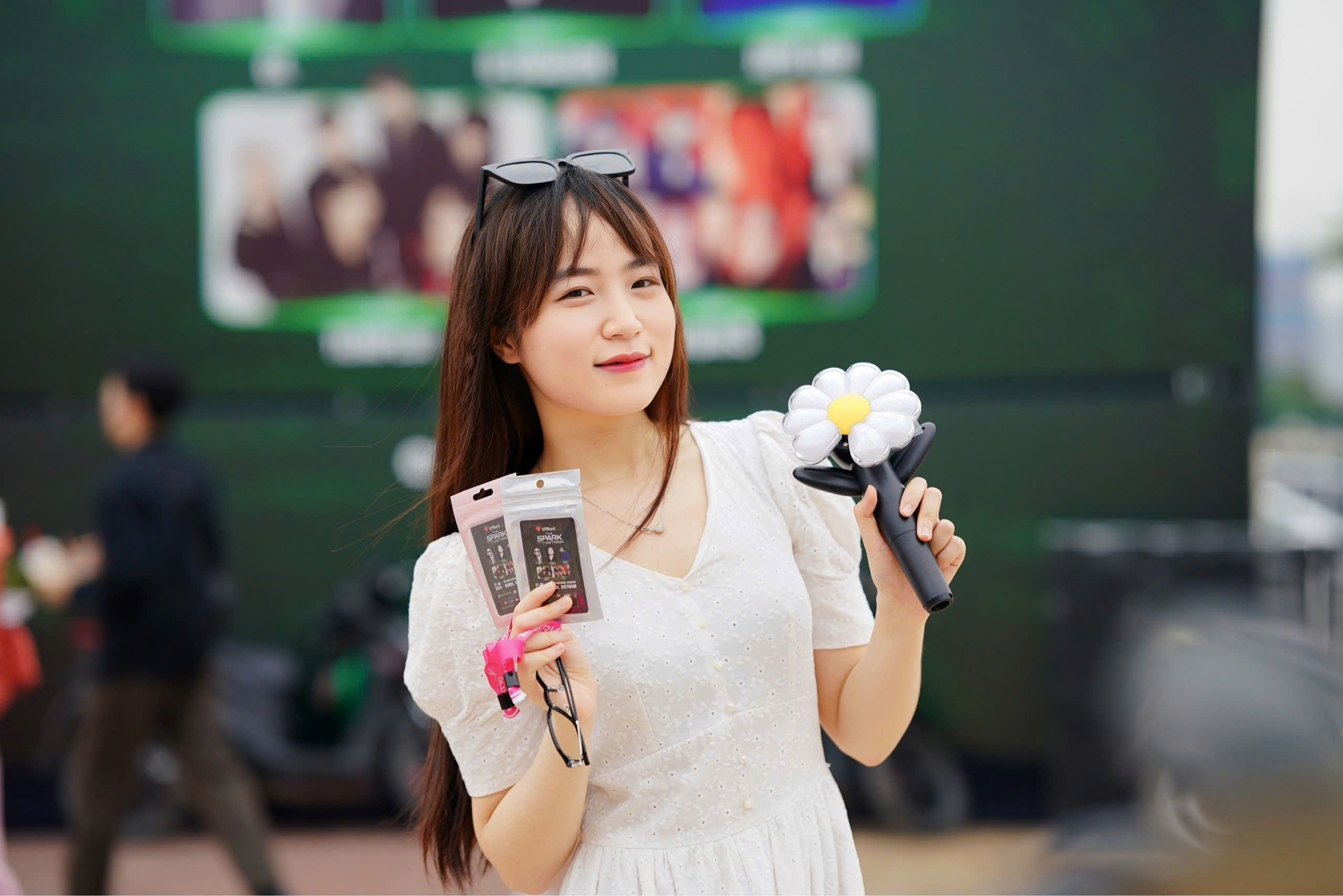 1750500175-659-width2560height1708 Siêu concert trước giờ G, sức nóng không đùa tại SVĐ Mỹ Đình - 4