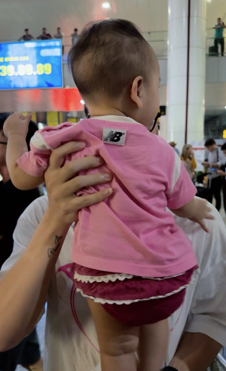 1750561668-01n-width1252height2048 Bé Hân