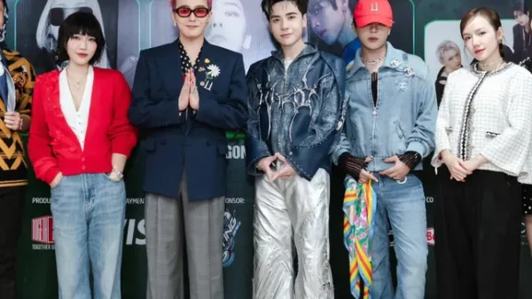 Phương Ly đính chính về bức ảnh chụp chung với G-Dragon 1750727725 990 8155 1 n 5526 3747 widthheight