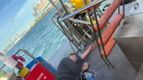 Nam ca sĩ Khương Đào rơi xuống biển 27 Nam ca sĩ Khương Đào rơi xuống biển 1750815104 img 2168 9285 7888 widthheight