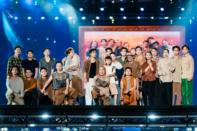 Nhưng chương trình cần dừng lại để chuẩn bị cho những cái mới khác