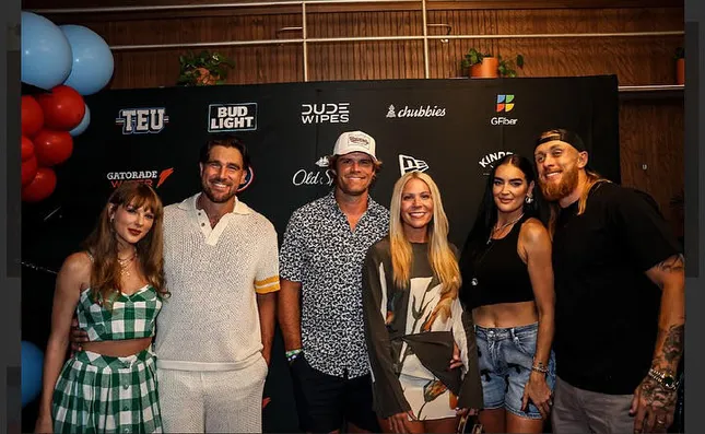 Taylor Swift tham dự buổi tiệc khai mạc Tight End University (TEU) ở Nashville.