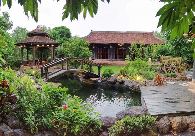 1750902211-batch-hoangmap-60-9-1-width1000height700 Riêng hồ cá koi cũng đã 5 tỷ đồng, nguồn cá đều được nhập trực tiếp từ Nhật Bản, mỗi con giá từ 2.000 đến 4.000 USD.