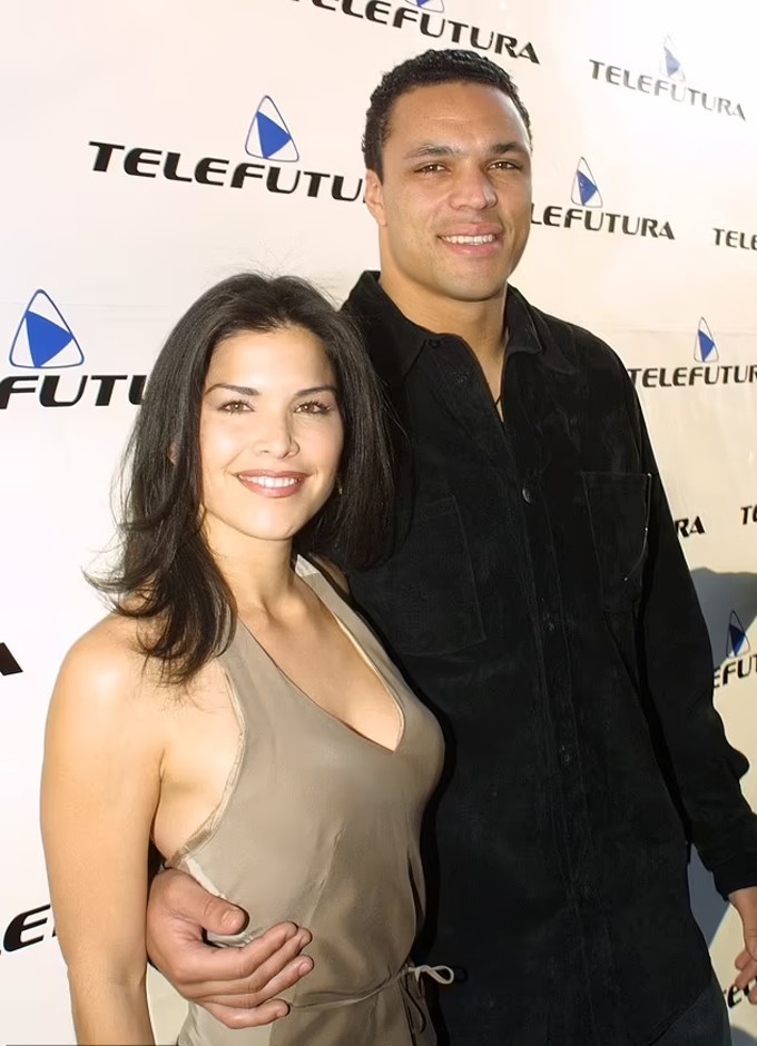 1750920891-sanchez-3-8535-3571-3766-width680height940 Sanchez thời bên Tony Gonzalez. Ảnh: BEI