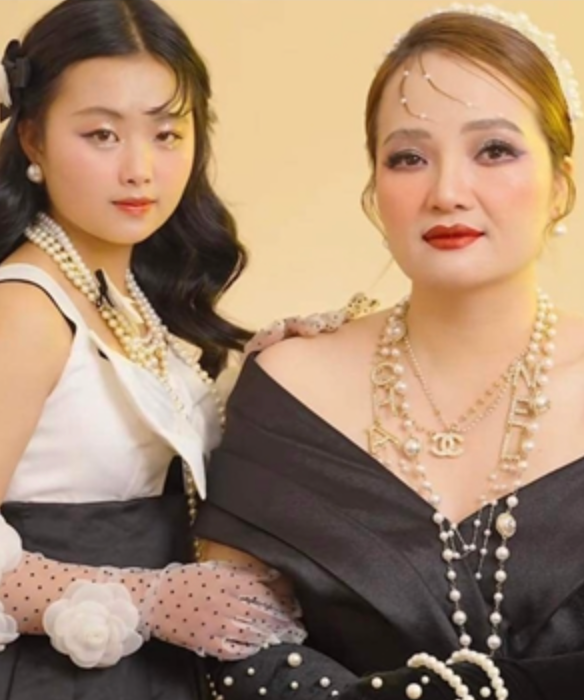 Hoàng Hường và Mua Thị Dua