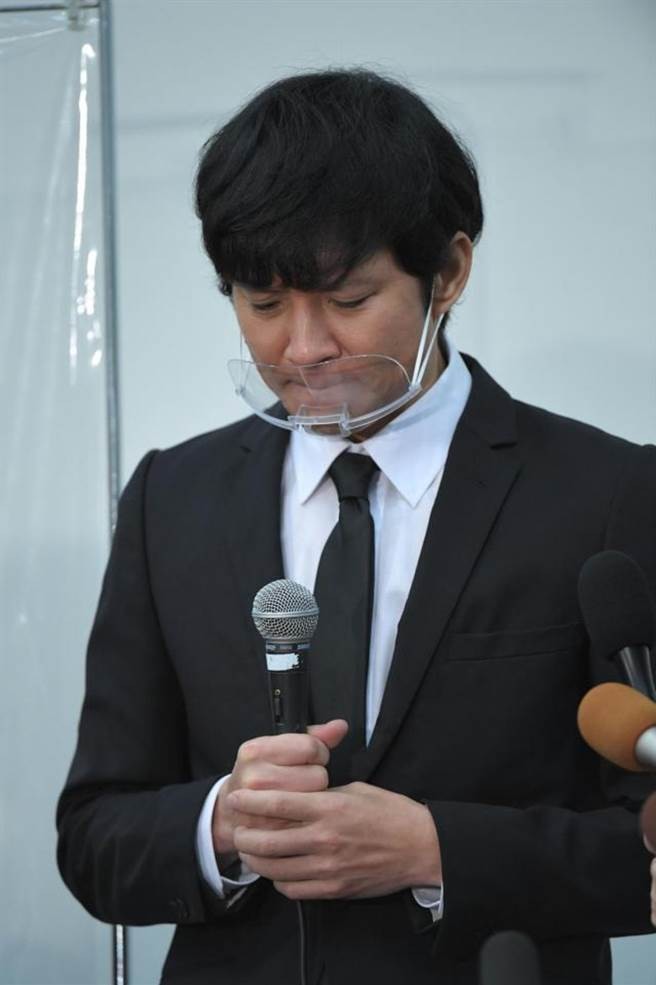 1750996515-ken2-3334-7366-3521-width656height985 Ken Watabe xin lỗi vì scandal, năm 2020. Ảnh: Yahoo