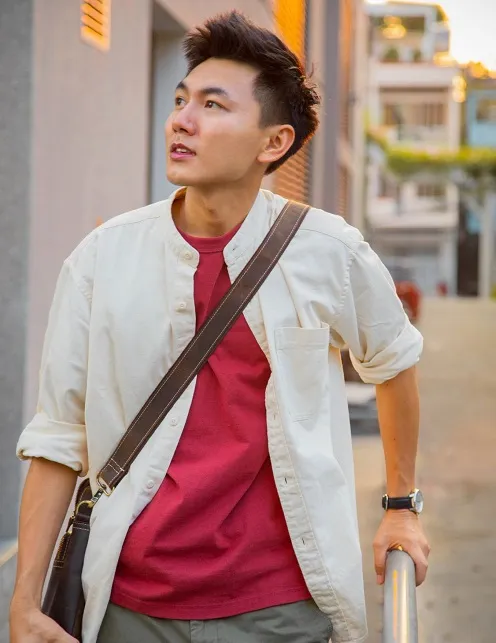 Ngoại hình điển trai, khỏe khoắn, làn da rám nắng đặc trưng cũng giúp anh ghi điểm mạnh mẽ trong lòng công chúng.