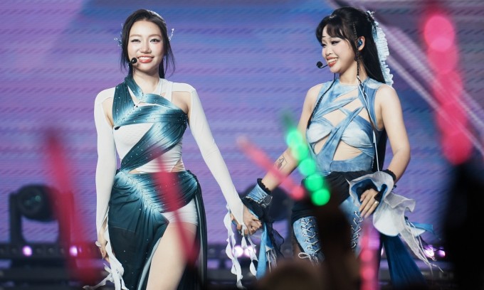 1751081522-em-xinh-say-hi-orange-45-4918-1183-0755-width680height408 Orange (trái) và 52Hz sau tiết mục 'Không đau nữa rồi' - dẫn đầu top trending âm nhạc của YouTube hiện tại.