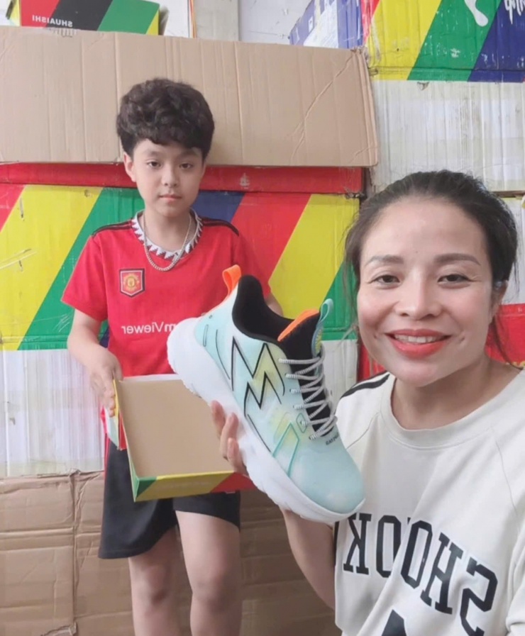 Người phụ nữ ở Hòa Bình giới thiệu gia đình '6 người còn 2', ai xem cũng khóc - 4