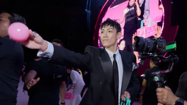 T.O.P sụt cân hốc hác, lần đầu lộ diện trước truyền thông Hàn sau 8 năm bê bối 28 T.O.P sụt cân hốc hác, lần đầu lộ diện trước truyền thông Hàn sau 8 năm bê bối 1751275905 gujauehwgaatyqd 3442 3865 widthheight