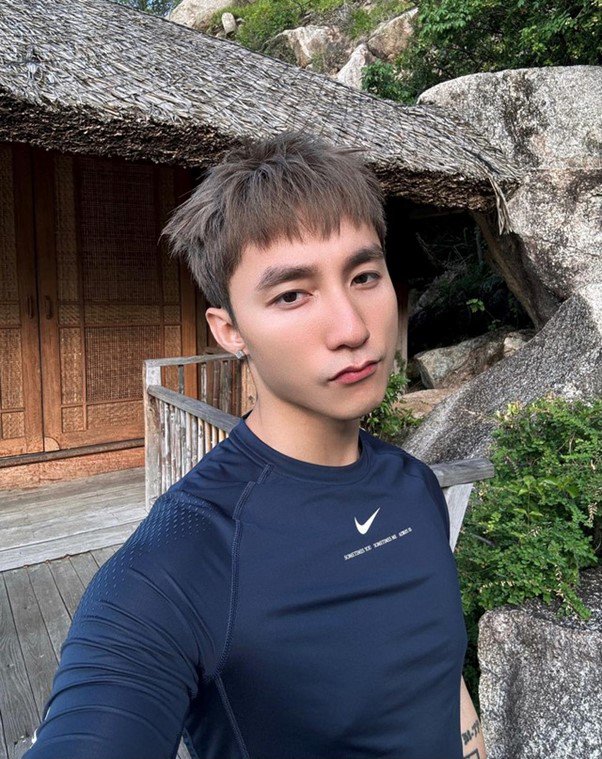 Dù bị soi rất nhiều bằng chứng yêu đương nhưng Sơn Tùng chưa từng lên tiếng.