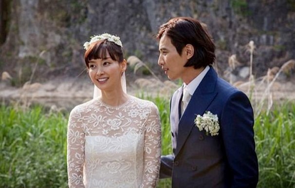 Won Bin và Lee Na Young trong đám cưới năm 2015. Ảnh: Nate.