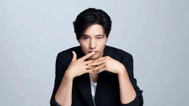 Ngôi sao ở ẩn 15 năm vẫn giàu có bậc nhất, ngoại hình