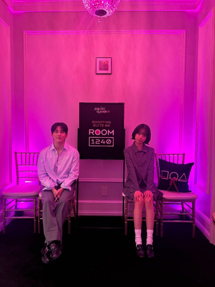 2 diễn viên “gây bức bối” nhất Squid Game công khai hẹn hò, sợ cả thế giới không biết hay gì? - 2