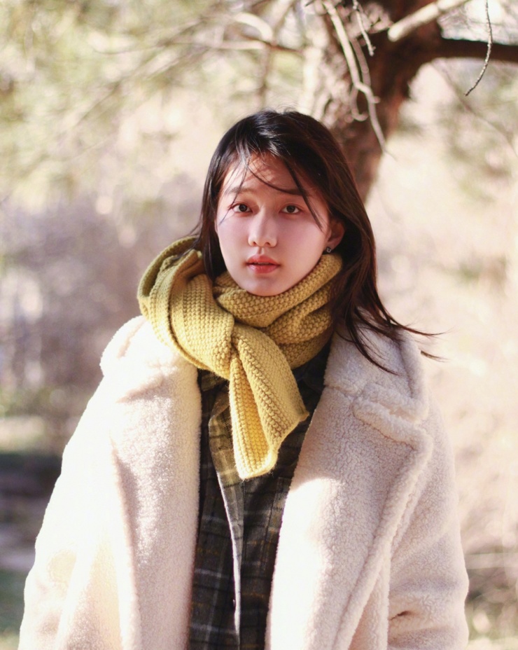 Dù không đóng phim nhiều năm qua, hầu như không tham gia sự kiện giải trí, Kỷ Tư Hàm có các fan gắn bó với cô. Hội fan của diễn viên duy trì hoạt động 9 năm.