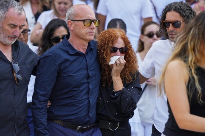 Vợ Diogo Jota nức nở bên linh cữu chồng - 7