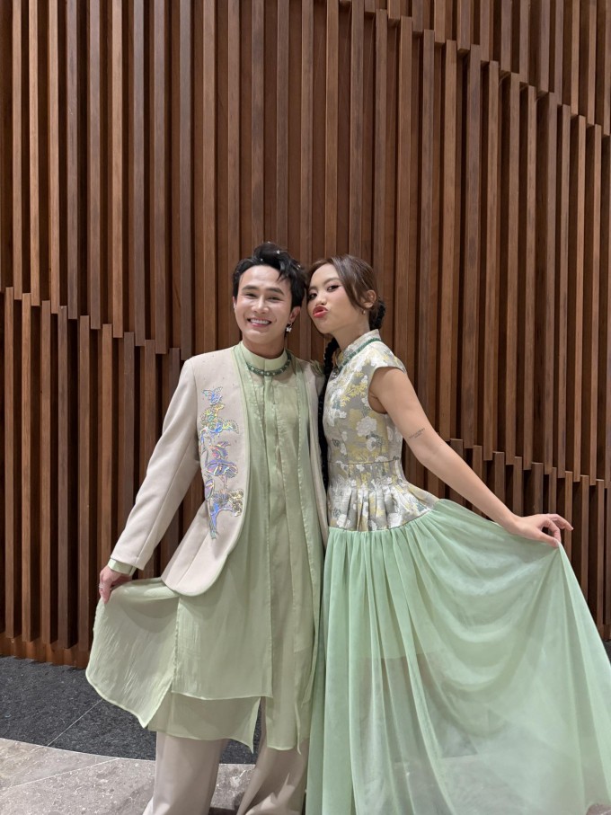 Phương Mỹ Chi, Huỳnh Lập nhí nhảnh tại thảm đỏ Liên hoan phim Châu Á Đà Nẵng.