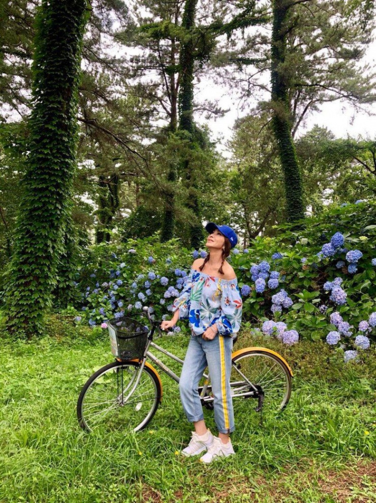 Mỹ nhân nhan sắc “đóng băng” 47 tuổi mới lấy chồng rồi tốn 8 tỷ để ly hôn, U70 được trai trẻ ùn ùn theo đuổi - 6