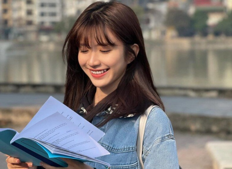 2 mỹ nhân VTV thế hệ mới cùng tên Ngọc Huyền: Người sắp thành cô dâu của Đình Tú, người hạnh phúc bên cháu trai NSƯT Chí Trung - 4