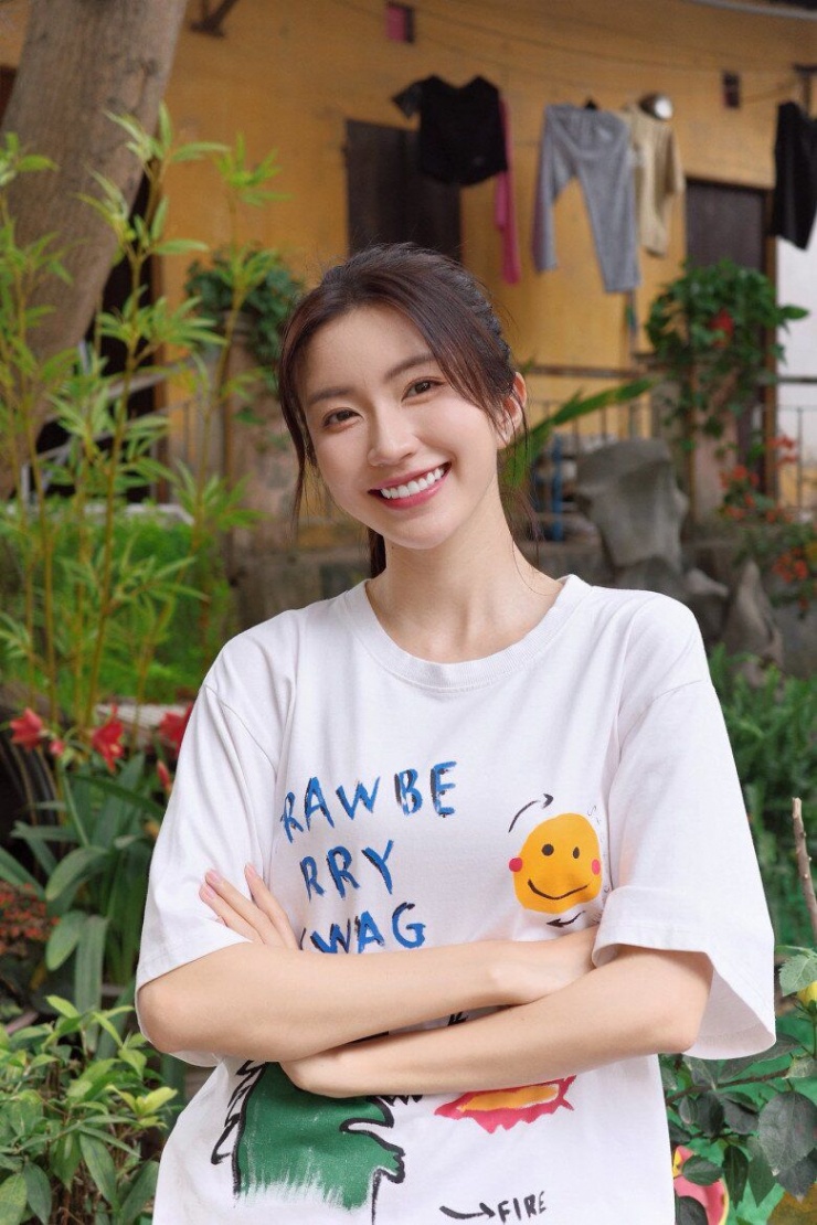 2 mỹ nhân VTV thế hệ mới cùng tên Ngọc Huyền: Người sắp thành cô dâu của Đình Tú, người hạnh phúc bên cháu trai NSƯT Chí Trung - 6