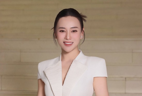 1751937750-cap-song-sinh-nha-phuong-oanh-tron-1-tuoi-nu-dien-vien-cung-giam-can-thanh-cong-khoe-voc-dang-dep-246-18918-width550height372 Diễn viên Phương Oanh sắp trở lại màn ảnh sau 4 năm vắng bóng