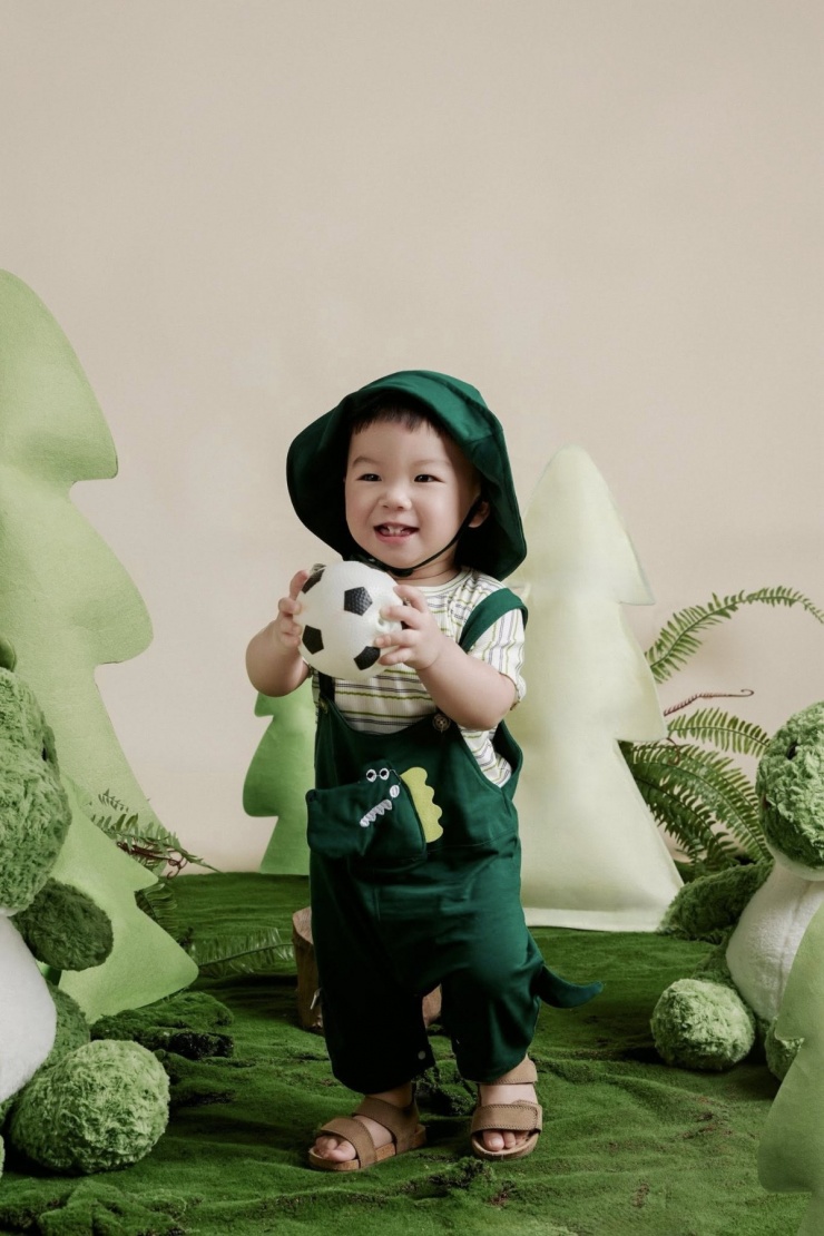 1752382507-820-9898-3-n-2932-width1200height1799 Quang Hải - Chu Thanh Huyền mừng con trai tròn một tuổi - 5