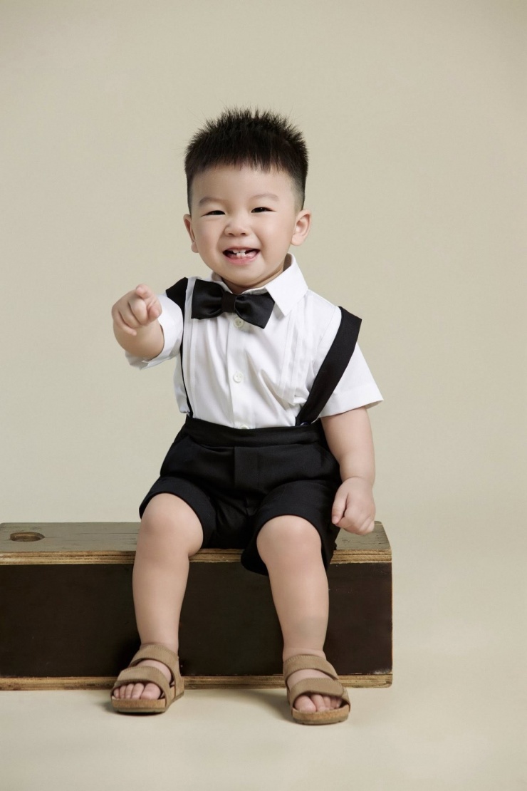 1752382507-918-3233-7-n-2934-width1200height1799 Quang Hải - Chu Thanh Huyền mừng con trai tròn một tuổi - 6