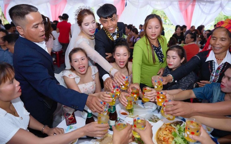 Sát giờ nhập tiệc, cỗ cưới vẫn chưa đến, cô dâu Quảng Trị lo sốt vó và cái kết - 3