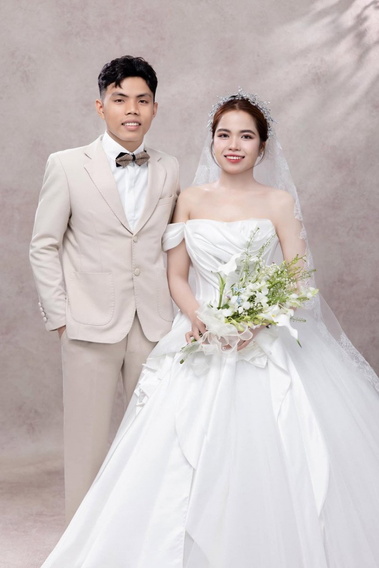 Cô dâu Hồ Thị Mai gặp sự cố hy hữu trong đám cưới của mình. Ảnh: NVCC