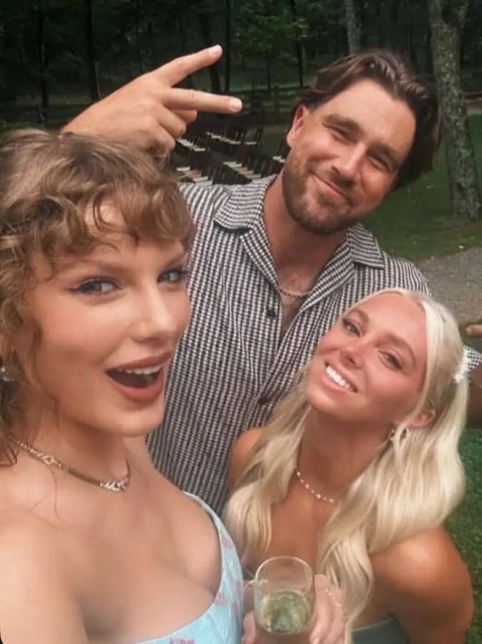 Taylor Swift cùng Travis Kelce đi đám cưới anh họ của Travis.