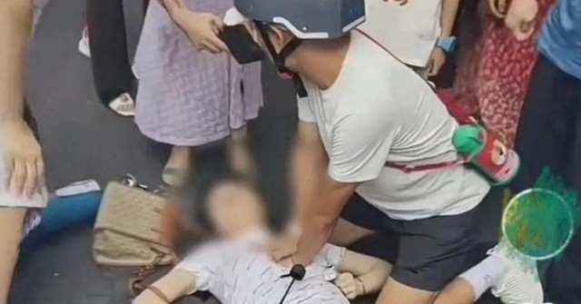 Người đàn ông sơ cứu cô gái ngất xỉu bỗng bị cư dân mạng tố sàm sỡ 1752569410 416 thumbnail width740height495 anh cat 3 2 auto cropjpg 1