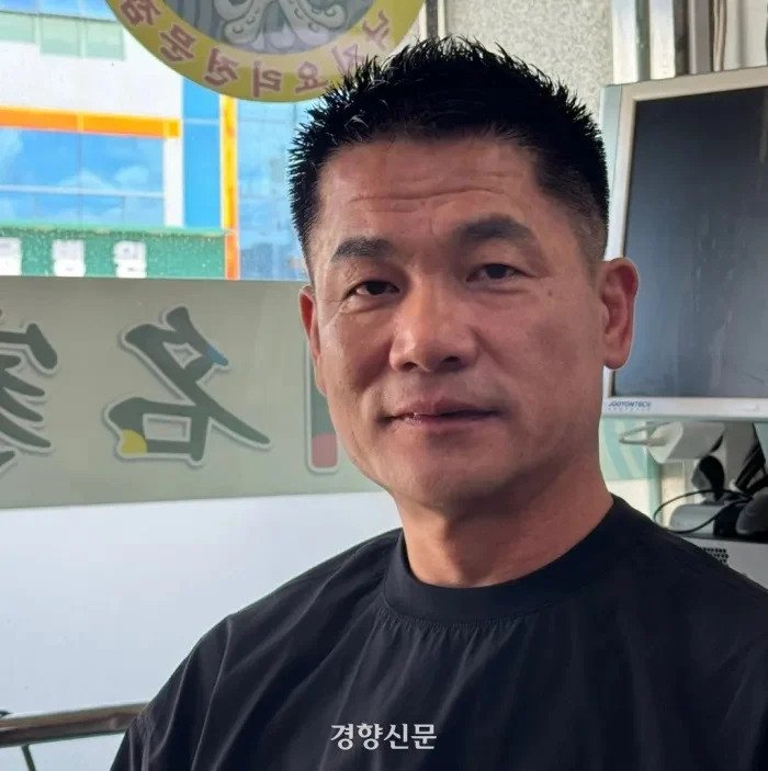 Hành động cứu người của ông Choi Seung-il và các nhân viên, được chính quyền và dư luận hết sức ca ngợi. Ảnh: Kyunghyang Shinmun