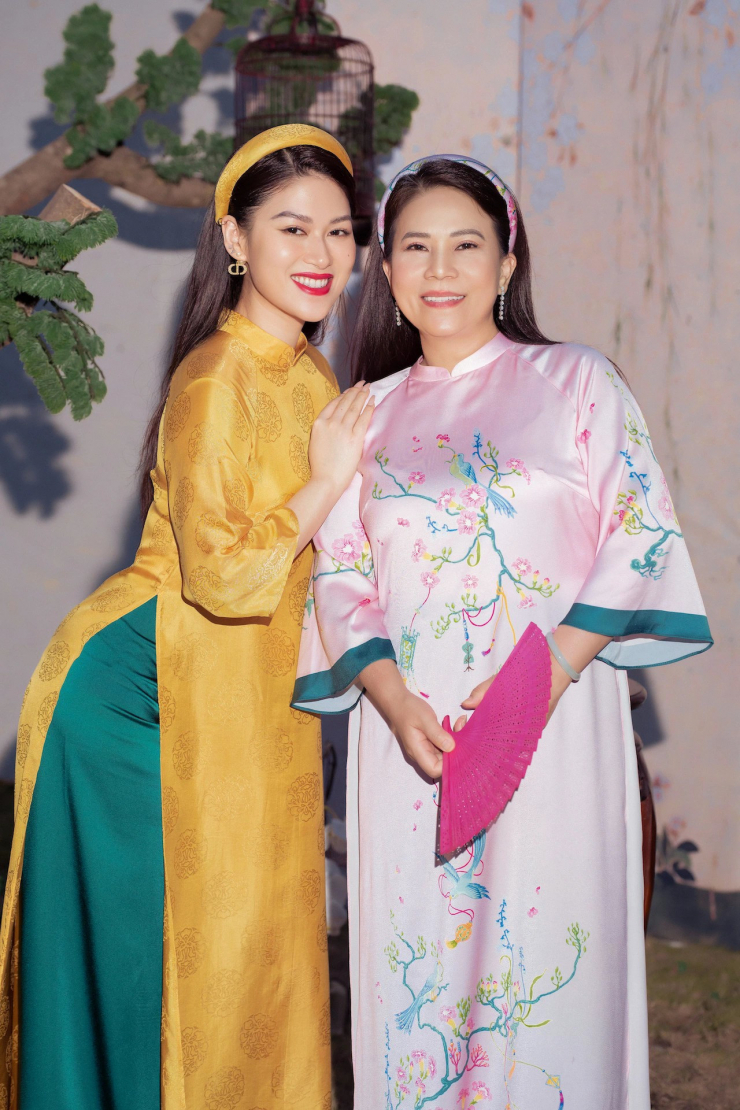 1753752714-aodai-89-5912-width1280height1920-1 Gia đình của