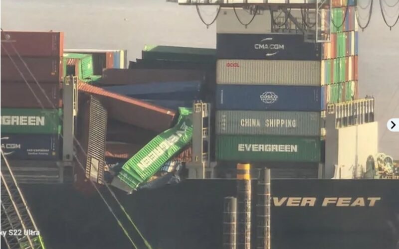 Hai tàu Evergreen gặp nạn liên tiếp: Hơn 50 container rơi xuống biển- Ảnh 3.