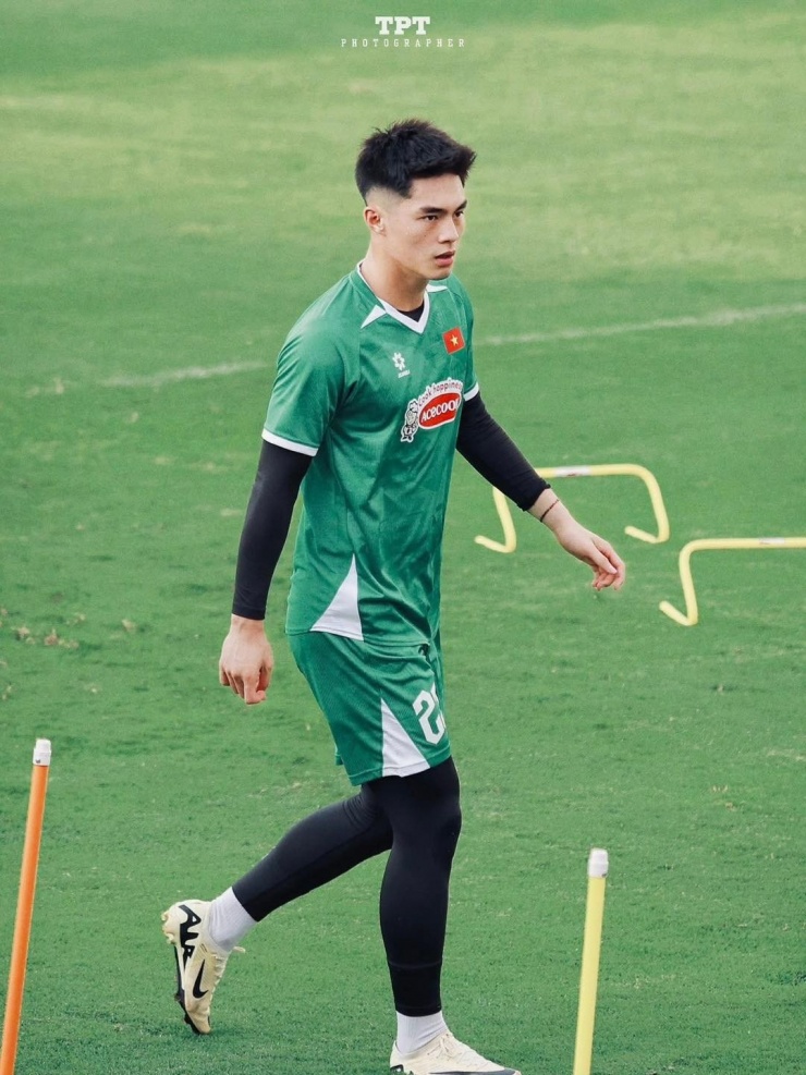 Loạt ảnh của Trần Trung Kiên - thủ môn điển trai, cao 1m91 của U23 Việt Nam - 6