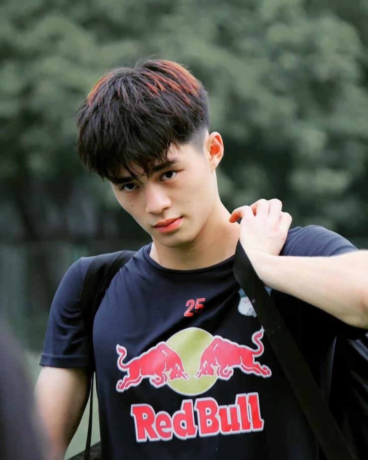 Loạt ảnh của Trần Trung Kiên - thủ môn điển trai, cao 1m91 của U23 Việt Nam - 7