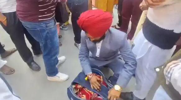 Gia đình cô dâu, chú rể lao vào ẩu đả dữ dội ngay trong đám cưới - 4