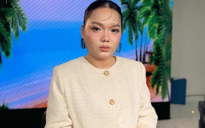 Phạm Thoại nổi lên như một hiện tượng bởi phong cách bán hàng không giống ai, phá vỡ quy luật