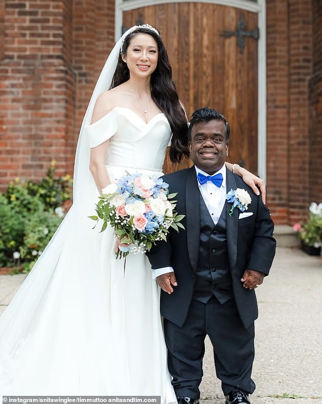 1754268378-081-53-image-a-81-2331-4040-4275-width633height793 Cặp vợ chồng Anita Wing Lee và Timothy Muttoo ở Canada. Ảnh: Instagram Anita