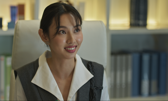 1754296155-chot-don-thuy-tien-4-835-5405-2773-8500-width680height408 Hình ảnh của Thùy Tiên trong phim 'Chốt đơn' được tiết lộ cuối năm ngoái.