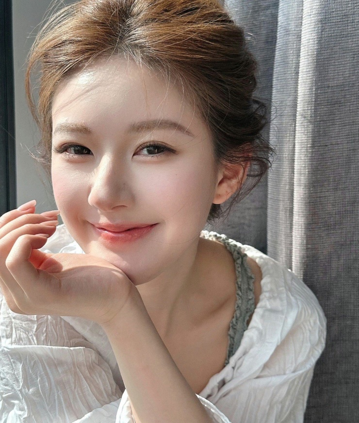 Từ ngôi sao hay cười, Triệu Lộ Tư giờ đây trầm cảm nặng, thân hình ốm yếu.