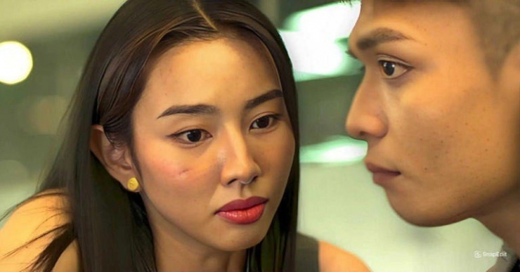 Khi quay cận, diễn viên ảo lộ rõ vẻ gượng gạo.