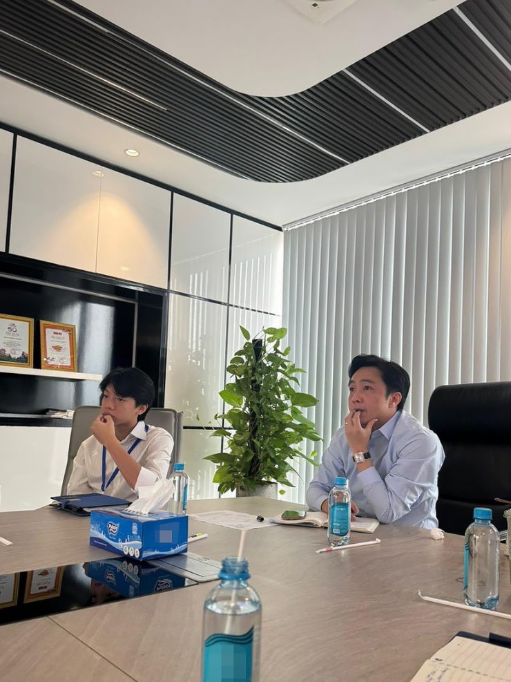 Subeo thử sức nhiều vai trò, từ kinh doanh, chăm sóc khách hàng, bàn giao nhà đến phục vụ, nhận order tại nhà hàng.