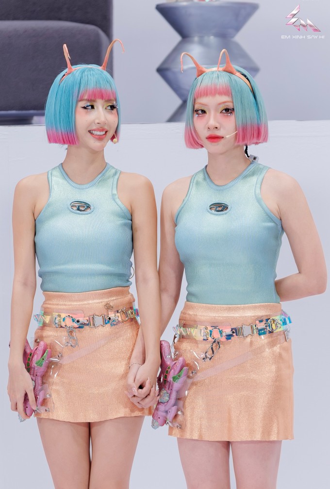 1754792382-phong-say-hi-6-jpg-5490-7124-7507-width680height1007 Quỳnh Anh Shyn (trái), Mỹ Mỹ ở vòng loại.